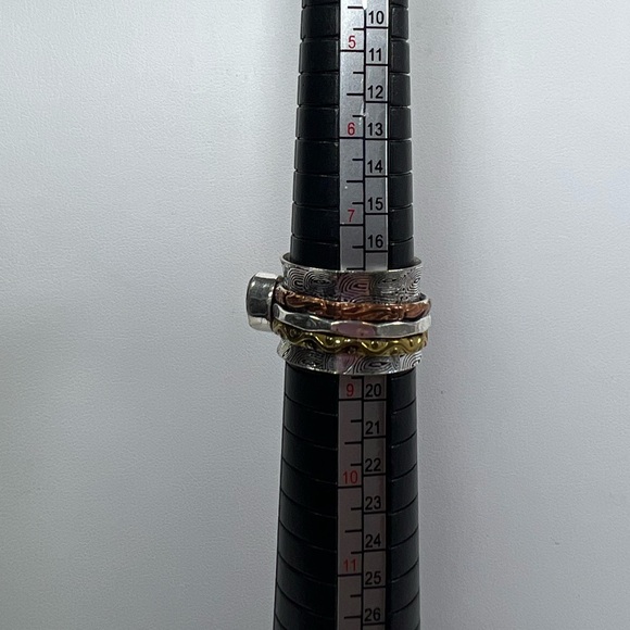 SPINNER! Vintage 925 Peridot Spinner Ring size 7.5 - Picture 2 of 3